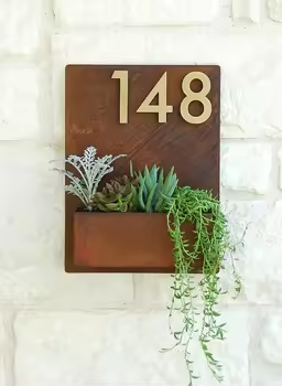 Corten Steel House Number Plaque με ενσωματωμένο φυτευτή
