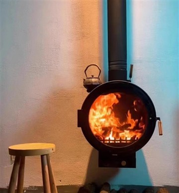 Παραδίδει με επιτυχία 3 σετ εστιών σε Άγγλους πελάτες