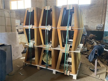 Με επιτυχία μεταφέρει 30 σχάρες BBQ Corten Steel στην Ταϊλάνδη